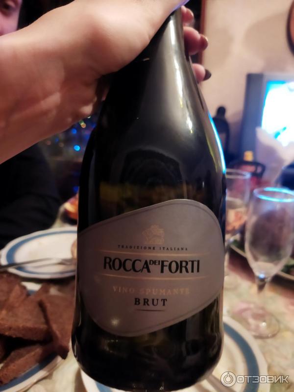 Игристое вино Rocca dei Forti Brut фото