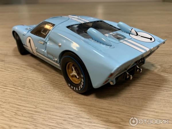 Коллекционная модель Shelby Collectibles Ford GT40 mk2 1:18 фото