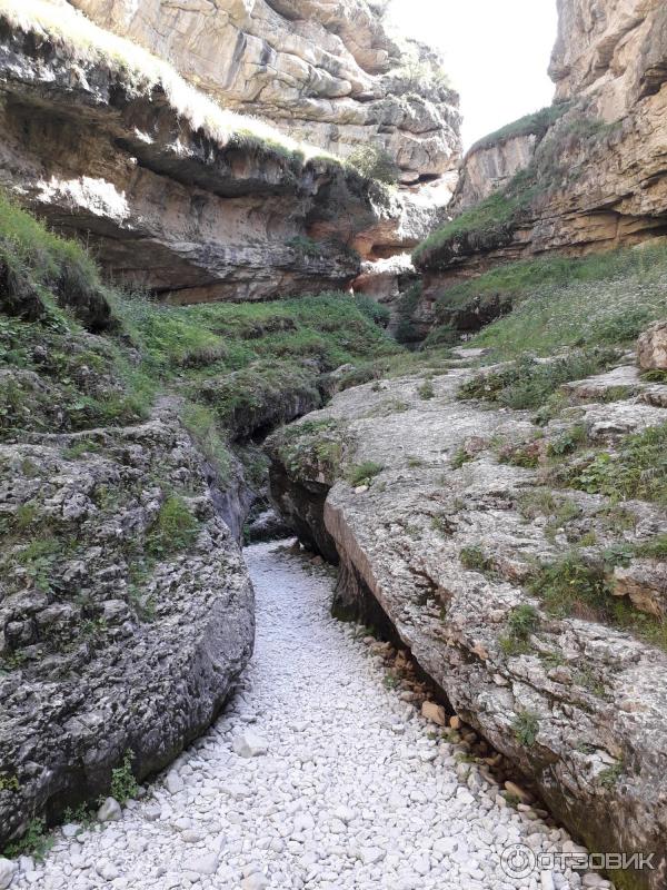 Салтинский подземный водопад (Россия, Дагестан) фото