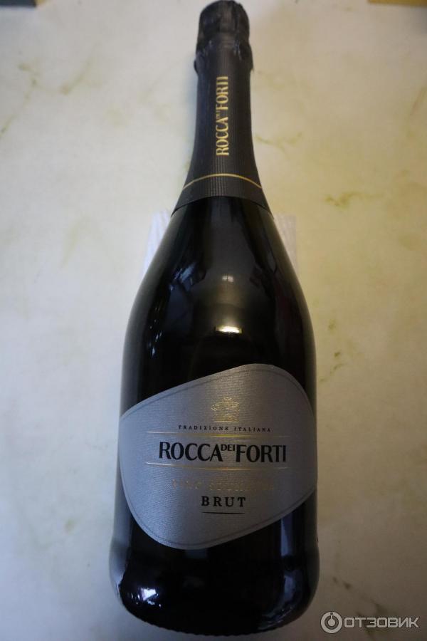 Игристое вино Rocca dei Forti Brut фото