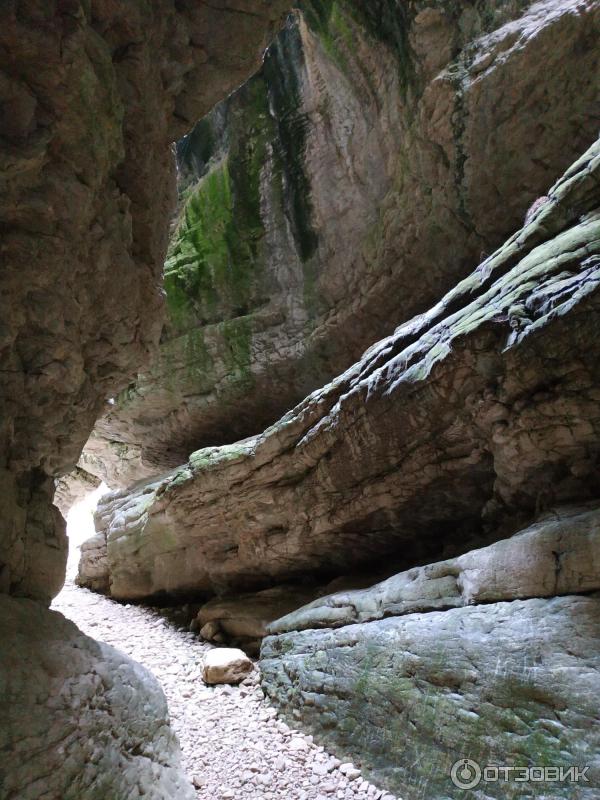 Салтинский подземный водопад (Россия, Дагестан) фото