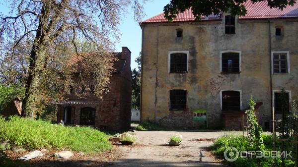 Экскурсия в замок Вальдау (Россия, Низовье) фото