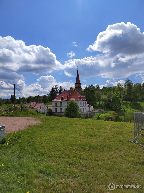 Приоратский дворец (Россия, Ленинградская область) фото