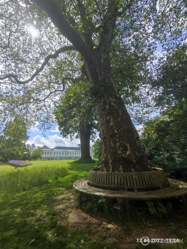 Летняя резиденция датской королевской семьи Grasten Palace (Дания, Грастен) фото