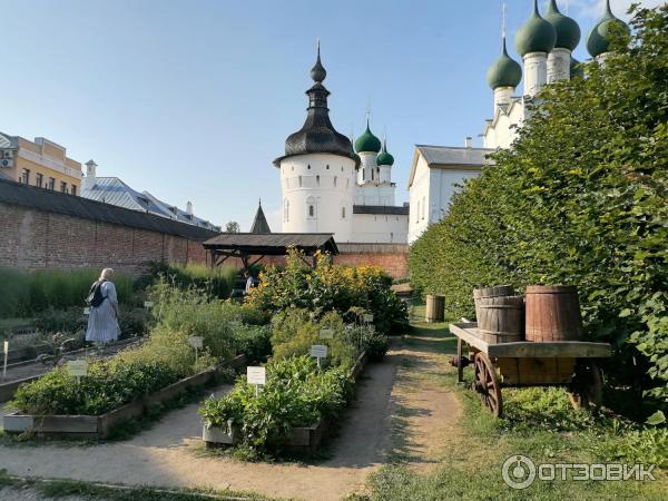 Митрополичий сад в Ростовском кремле