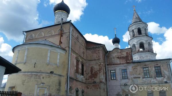 Вид восточной стороны Введенской церкви.