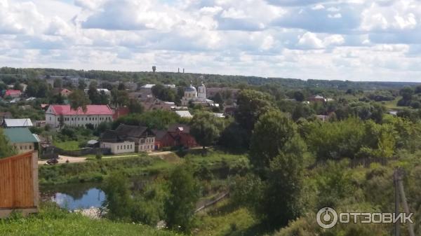 Вид на г. Торжок со смотровой площадки Новоторжского кремля. Фото 3