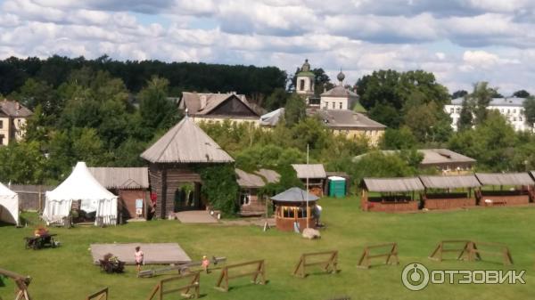 Вид на объекты Новоторжского кремля со смотровой площадки кремля