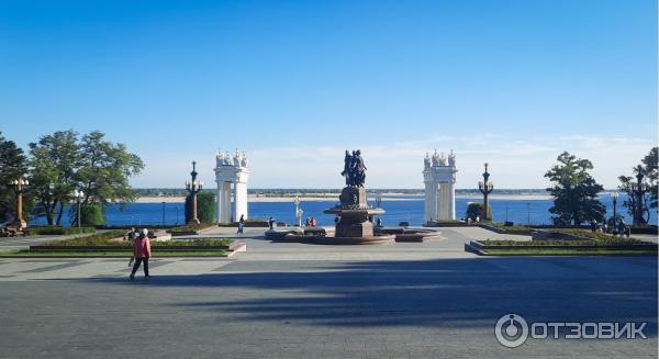 Набережная г. Волгоград (Россия) фото