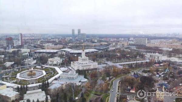 Колесо обозрения Солнце Москвы на территории на территории ВДНХ (Россия, Москва) фото
