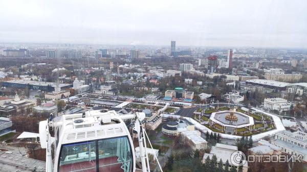 Колесо обозрения Солнце Москвы на территории на территории ВДНХ (Россия, Москва) фото