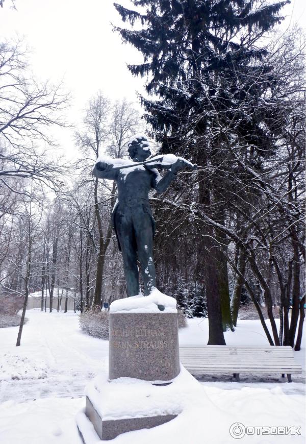 Памятник Й. Штраусу