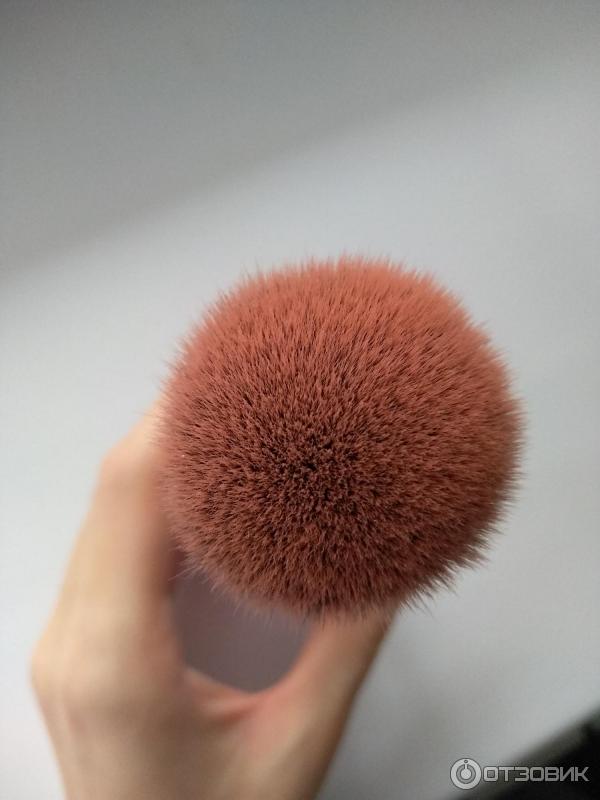 Кисть для румян Real Techniques Blush Brush фото