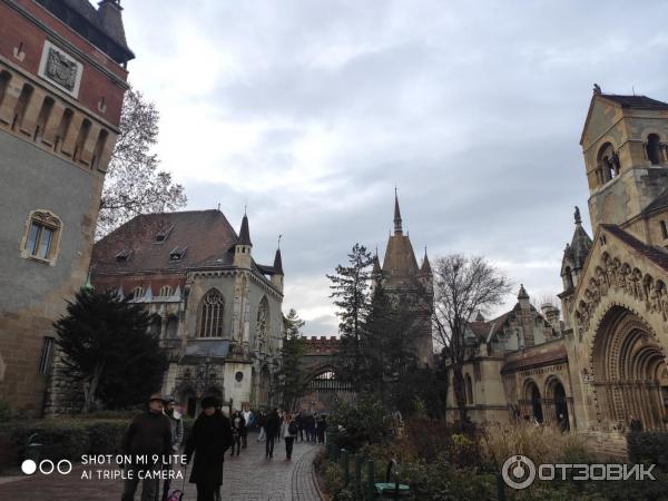 Экскурсия в замок Вайдахуняд (Венгрия, Будапешт) фото