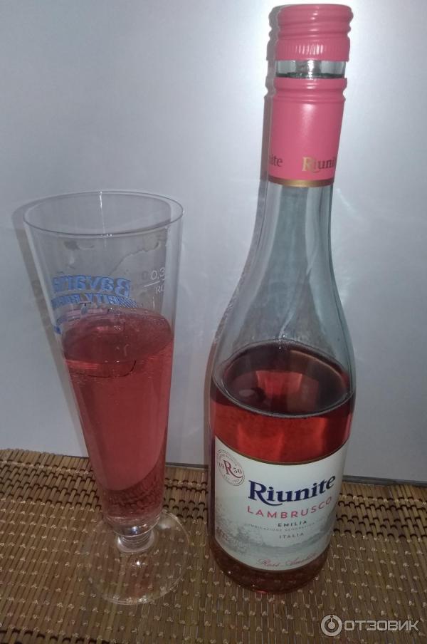 Вино Riunite Lambrusco Rose Emilia фото