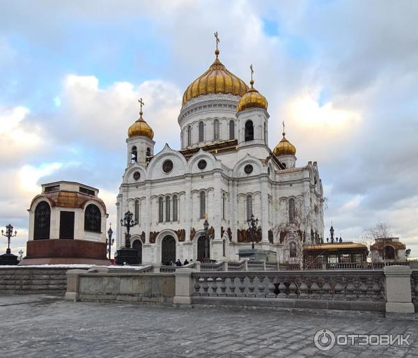 Смотровая площадка храма Христа Спасителя (Россия, Москва) фото