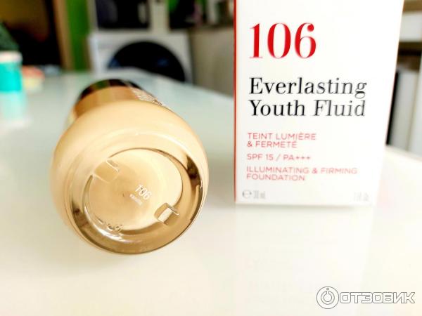 Устойчивый тональный флюид Clarins Everlasting Youth Fluid SPF 15 фото