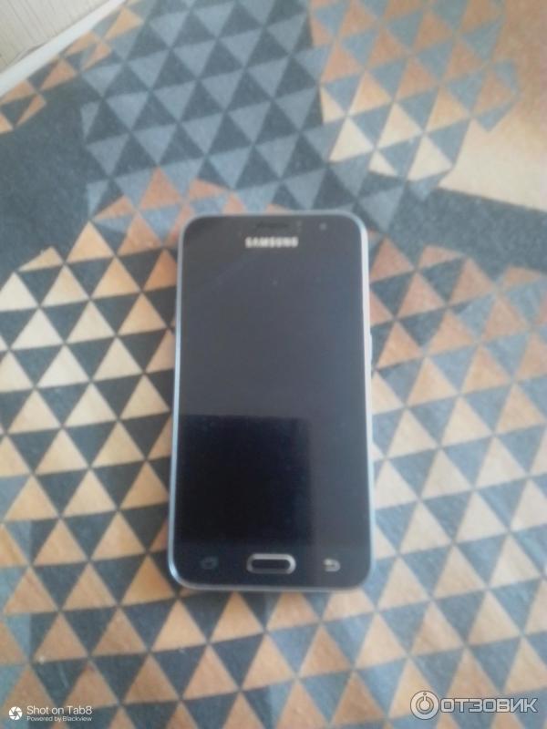 Смартфон Samsung Galaxy J1 фото