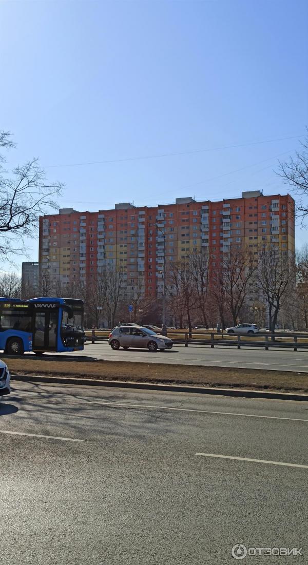 Каширское шоссе на выходе из Храма. Храм Живоначальной Троицы в Орехово-Борисово (Россия, Москва) - отзывы. Храм Живоначальной Троицы в Орехово-Борисово (Россия, Москва), читать обзор и смотреть фото