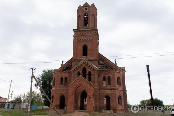 Лютеранская кирха (Россия, Саратовская область) фото