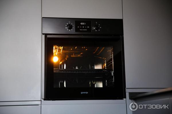 Электрическая встраиваемая духовка Gorenje BO635E20B