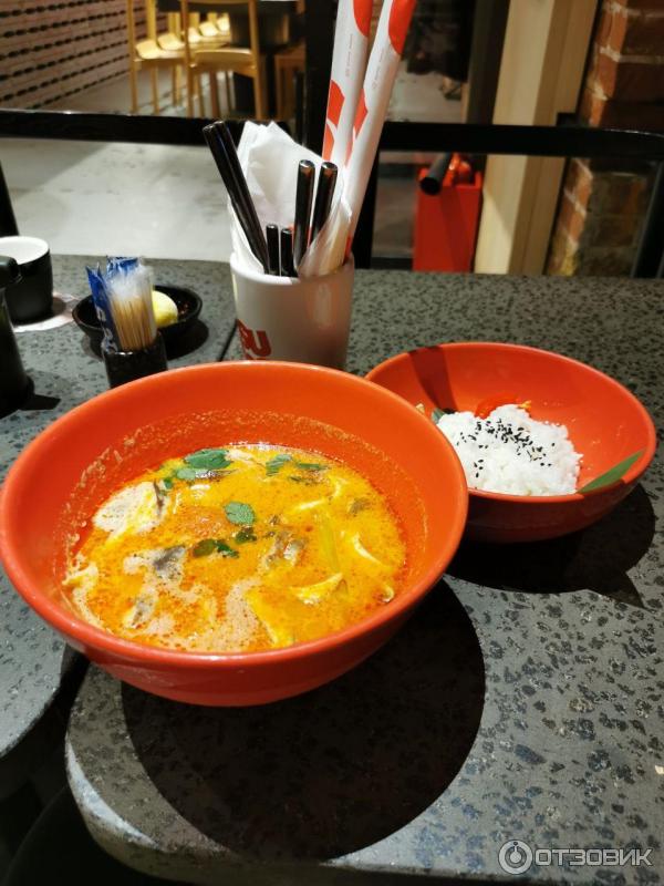 Ростов-на-дону, будённовский просп. Sumo izakaya ростов на дону. Sumo izakaya ростов на дону. Ролл сыр чеддер сверху креветка в кляре унаги. Sumo izakaya ростов на дону.