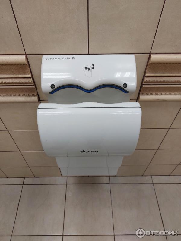 Сушилка для рук Dyson Airblade фото