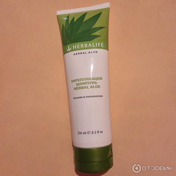 Укрепляющий шампунь Herbalife Herbal Aloe Питание и увлажнение фото