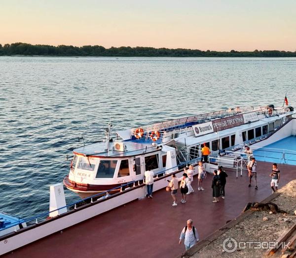 Речные прогулки нижний новгород 2024. Речные прогулки в Нижнем Новгороде. Прогулка по Волге. Кострома кораблик по Волге. ВОДОХОДЪ речные прогулки.