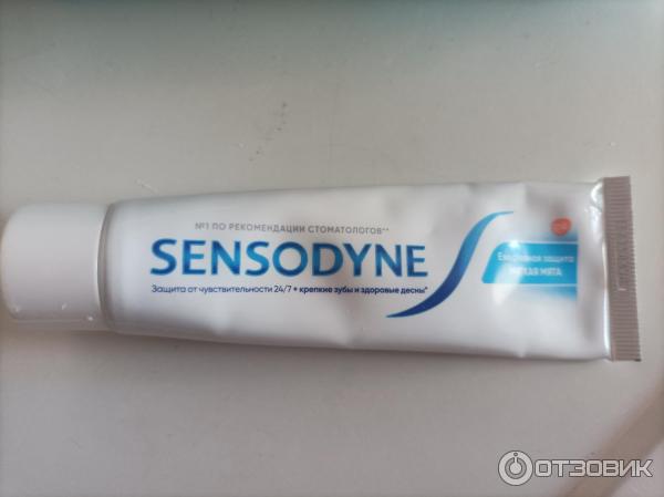 Зубная паста Sensodyne Ежедневная защита фото