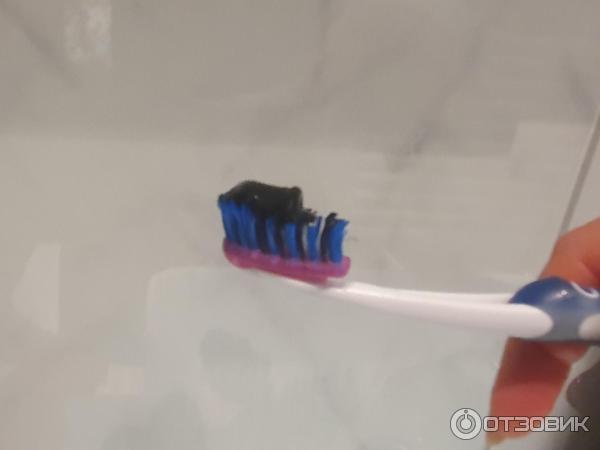 Черная бамбуковая зубная паста Charcoal Toothpaste фото