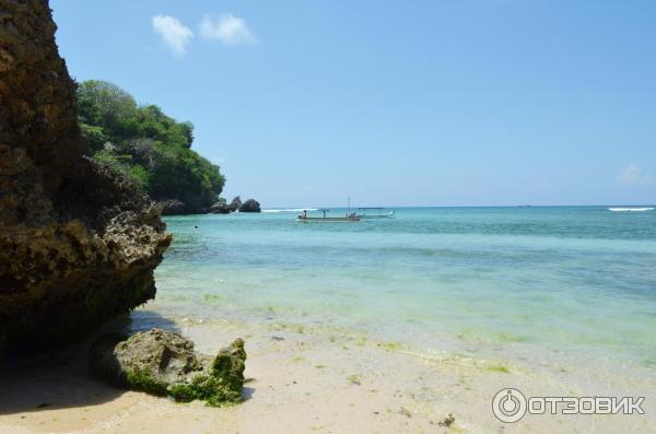 Пляж Паданг Паданг (Pantai Padang Padang), Бали