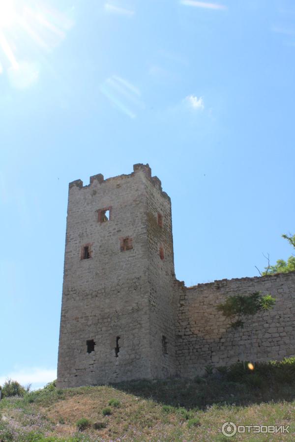 Генуэзская крепость чешме. Крепость каффа феодосия. Генуэзская крепость. Феодосия генуэзская крепость как добраться. Феодосия генуэзская крепость как добраться.