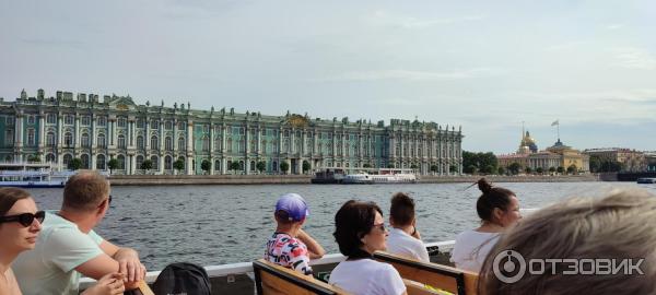 Рестораны и кафе на воде у Невской реки