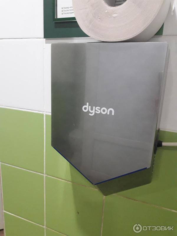 Сушилка для рук Dyson Airblade фото