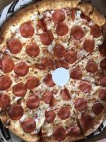 Лучшая пицца в ростове-на-дону с доставкой. Непосредственно пицца персонал. Непосредственно пицца ростов на дону. Пицца карусель текст. Лицо студента работника пиццерии.