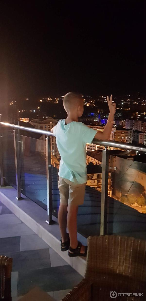 Вид с крыши на ночной город