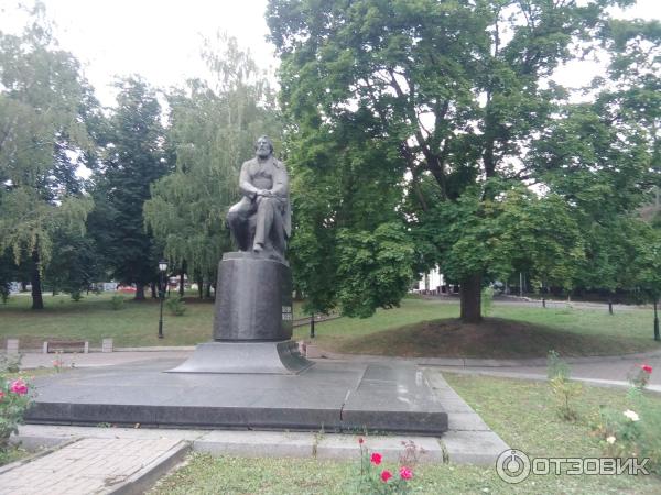 г. орёл. памятник тургеневу в парке культуры и отдыха