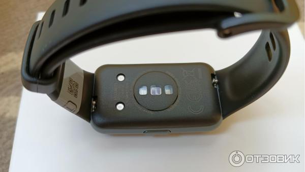 Как снять ремешок с huawei band 8