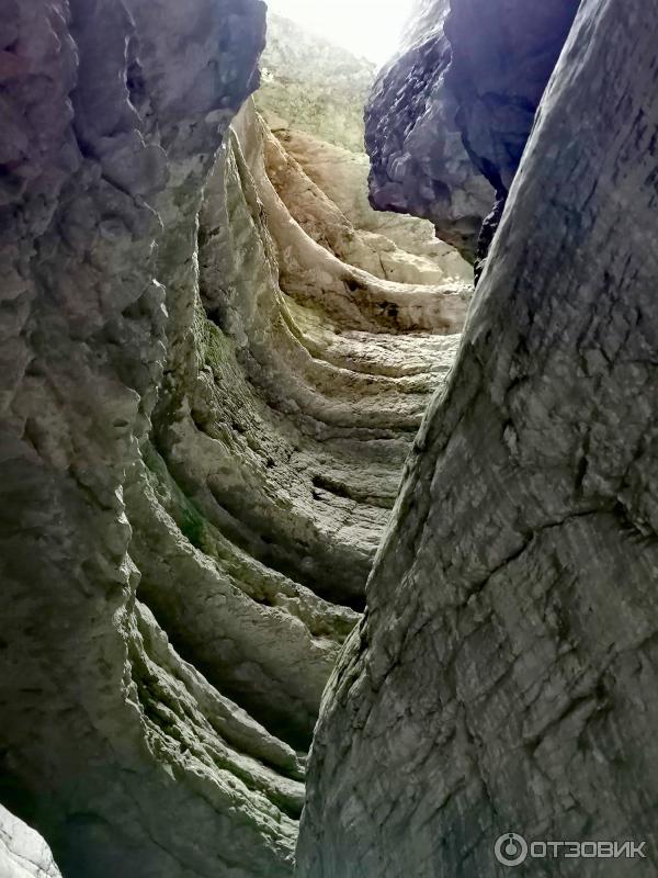 Салтинский подземный водопад (Россия, Дагестан) фото