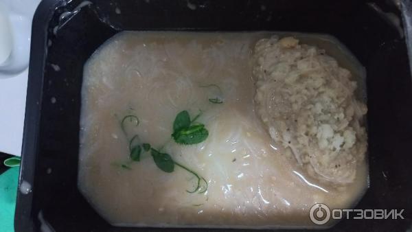 Котлета из говядины и бобов со сливочно-перечным соусом и Лапша фунчоза Level kitchen