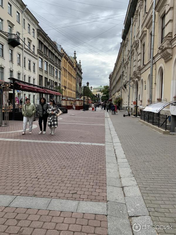 Санкт петербург волшебник. Санкт петербург волшебник. Двор изумрудный город санкт-петербург. Волшебник с малой садовой. Волшебник с малой садовой санкт-петербург.