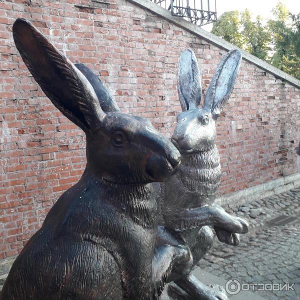 Скульптура в Петропавловской крепости на Заячьем острове (Россия, Санкт-Петербург) фото