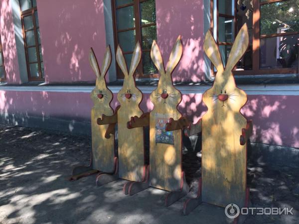 Скульптура в Петропавловской крепости на Заячьем острове (Россия, Санкт-Петербург) фото