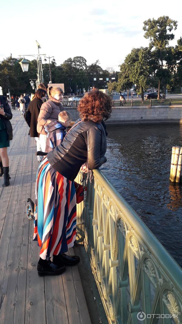 Скульптура в Петропавловской крепости на Заячьем острове (Россия, Санкт-Петербург) фото