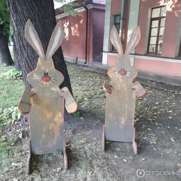 Скульптура в Петропавловской крепости на Заячьем острове (Россия, Санкт-Петербург) фото