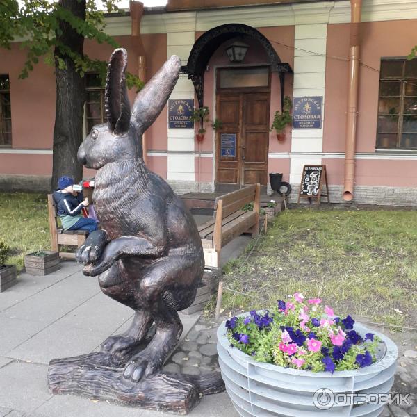Скульптура в Петропавловской крепости на Заячьем острове (Россия, Санкт-Петербург) фото