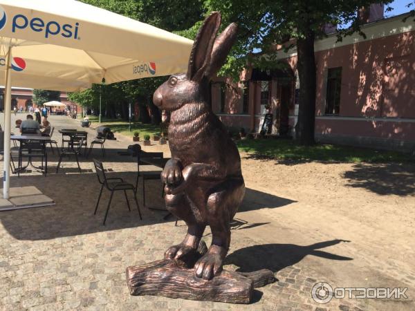 Скульптура в Петропавловской крепости на Заячьем острове (Россия, Санкт-Петербург) фото