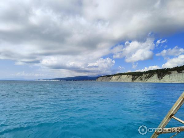 Морская прогулка на катамаране Дельфин (Россия, Дивноморское) фото