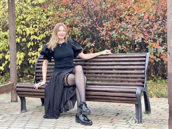 Әйелі күйеуінің алдында банан, қияр және пультпен мастурбация жасайды (порно видео)